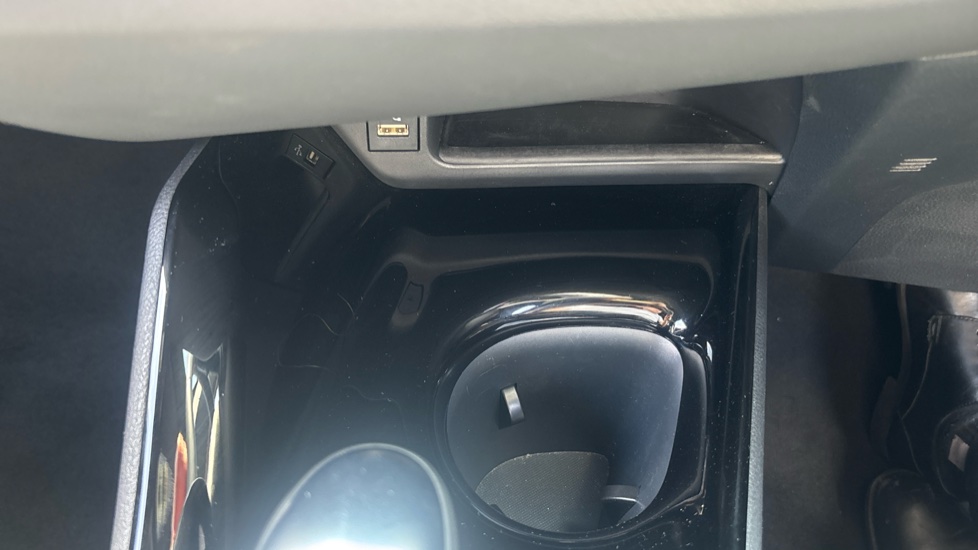 Toyota C-HR 2.0 Hybrid Design 5dr CVT Hybrid Hatchback - Image 24