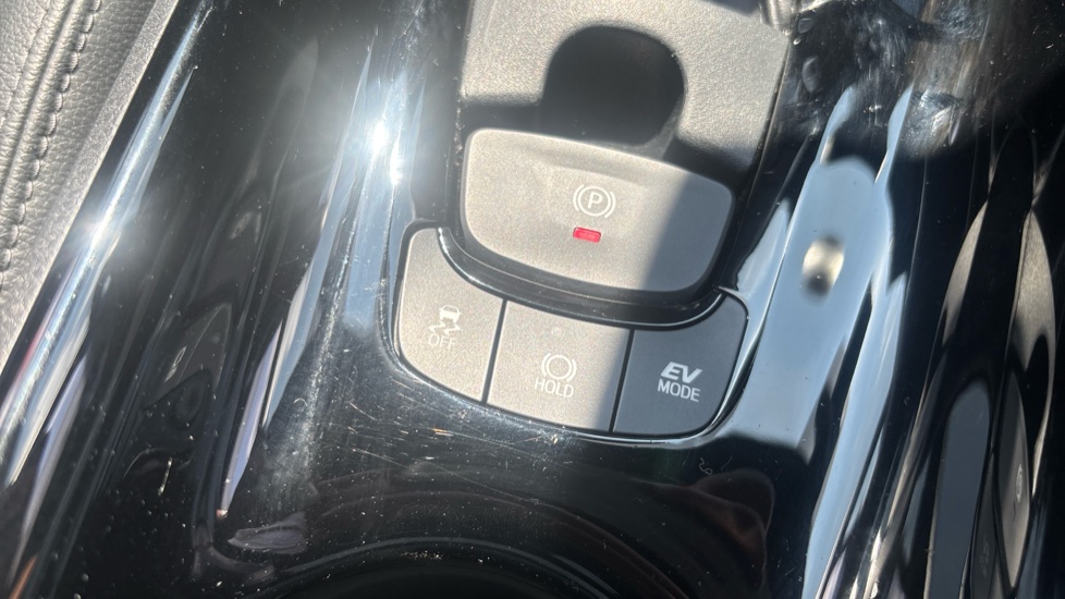 Toyota C-HR 2.0 Hybrid Design 5dr CVT Hybrid Hatchback - Image 25