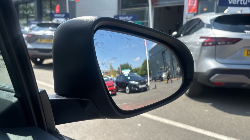 Toyota C-HR 2.0 Hybrid Design 5dr CVT Hybrid Hatchback - Image 28