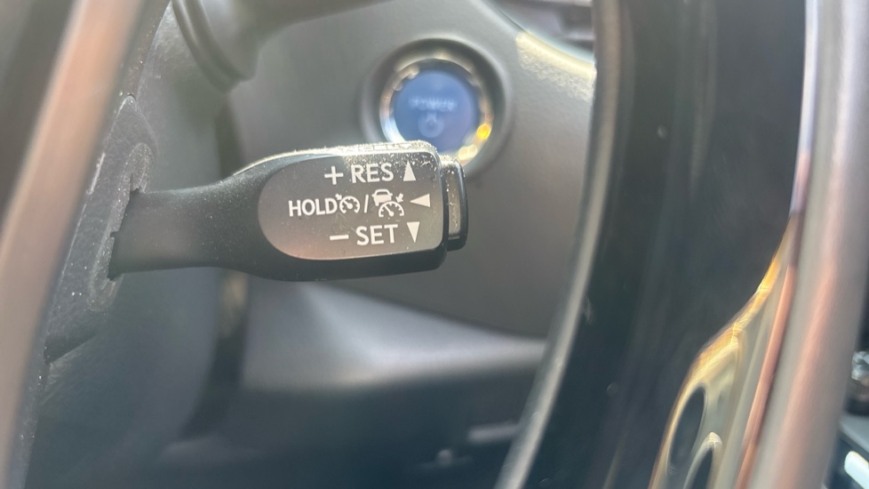 Toyota C-HR 2.0 Hybrid Design 5dr CVT Hybrid Hatchback - Image 30