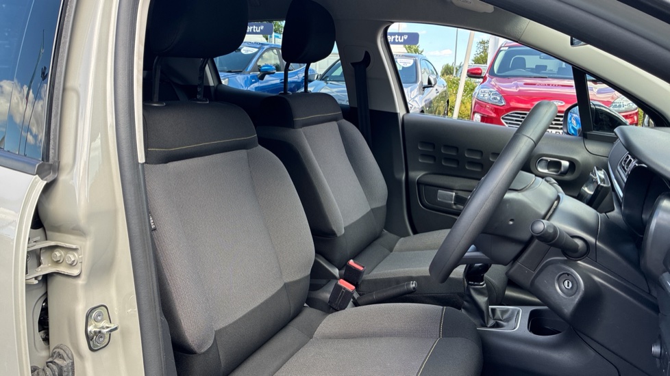 Citroen C3 1.2 PureTech C-Series Edition 5dr Petrol Hatchback - Image 8