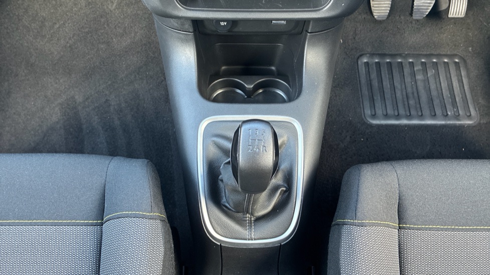 Citroen C3 1.2 PureTech C-Series Edition 5dr Petrol Hatchback - Image 17