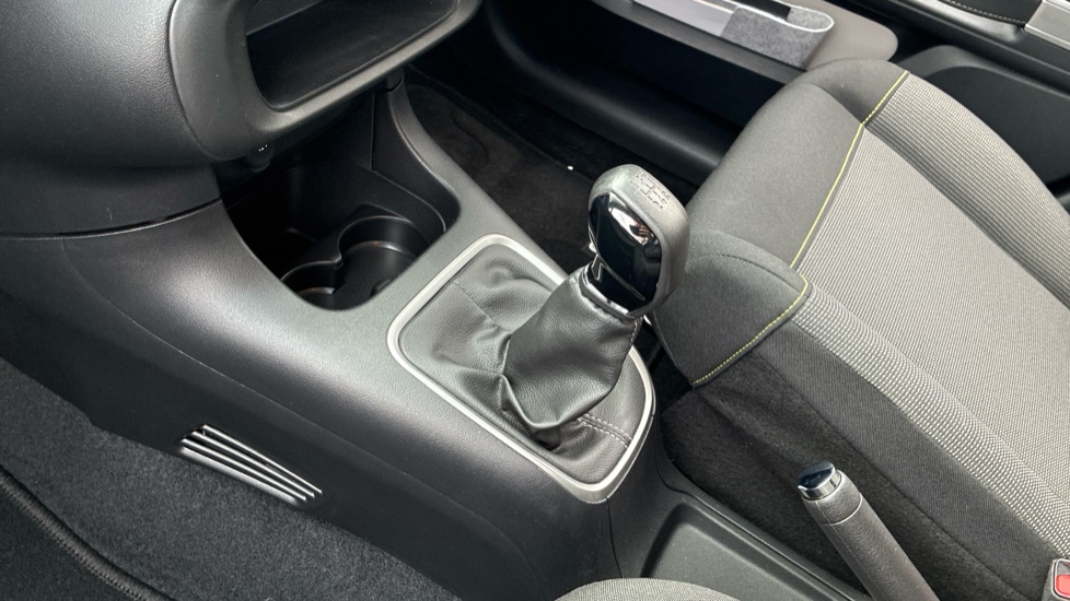 Citroen C3 1.2 PureTech Plus 5dr Petrol Hatchback - Image 13