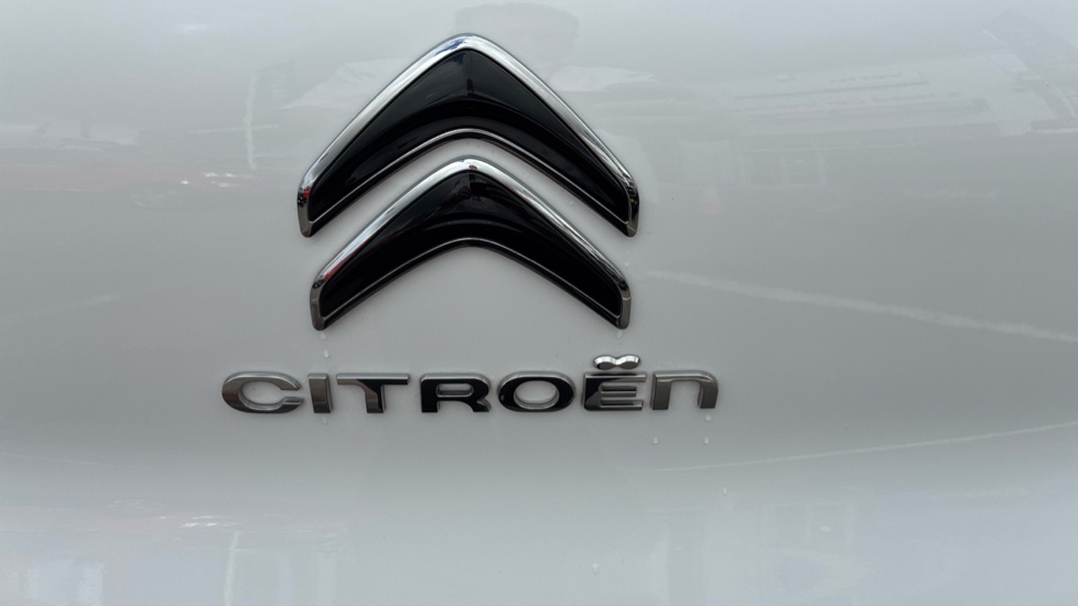 Citroen C3 1.2 PureTech Plus 5dr Petrol Hatchback - Image 38