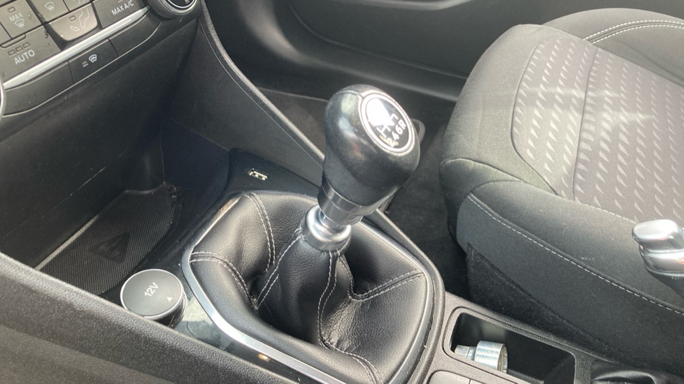 Ford Fiesta 1.0 EcoBoost Titanium 5dr Petrol Hatchback - Image 13