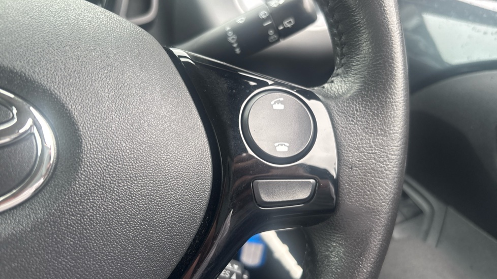 Toyota Aygo 1.0 VVT-i X-Play 5dr Petrol Hatchback - Image 29