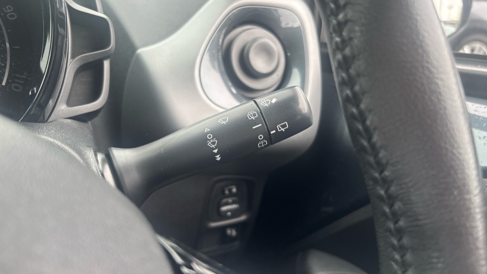 Toyota Aygo 1.0 VVT-i X-Play 5dr Petrol Hatchback - Image 30
