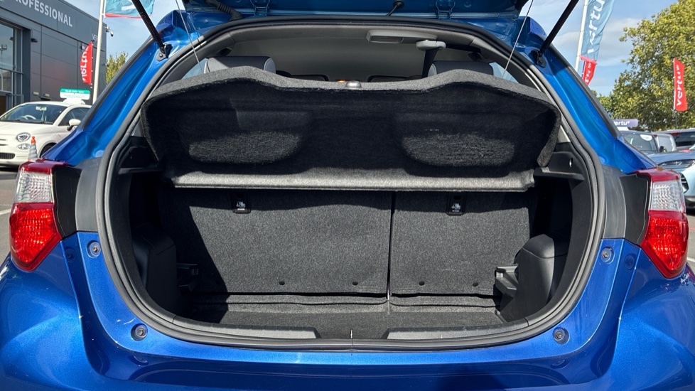 Toyota Yaris 1.5 Hybrid Y20 5dr CVT [Bi-tone] Hybrid Hatchback - Image 4