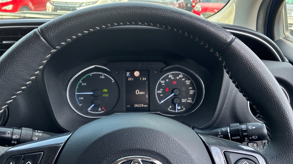 Toyota Yaris 1.5 Hybrid Y20 5dr CVT [Bi-tone] Hybrid Hatchback - Image 16