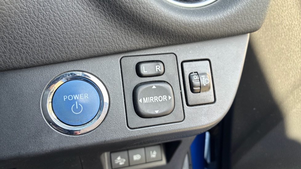 Toyota Yaris 1.5 Hybrid Y20 5dr CVT [Bi-tone] Hybrid Hatchback - Image 23