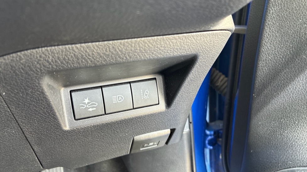 Toyota Yaris 1.5 Hybrid Y20 5dr CVT [Bi-tone] Hybrid Hatchback - Image 24