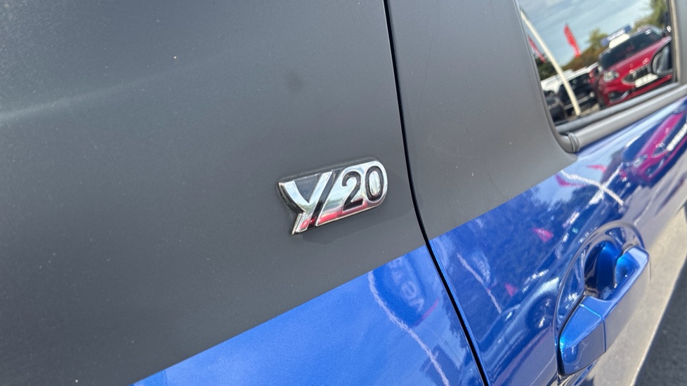 Toyota Yaris 1.5 Hybrid Y20 5dr CVT [Bi-tone] Hybrid Hatchback - Image 31