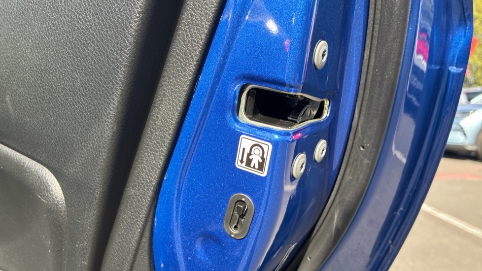Toyota Yaris 1.5 Hybrid Y20 5dr CVT [Bi-tone] Hybrid Hatchback - Image 38