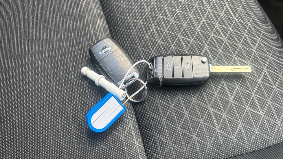 Kia Picanto 1.0 2 5dr [4 seats] Petrol Hatchback - Image 20