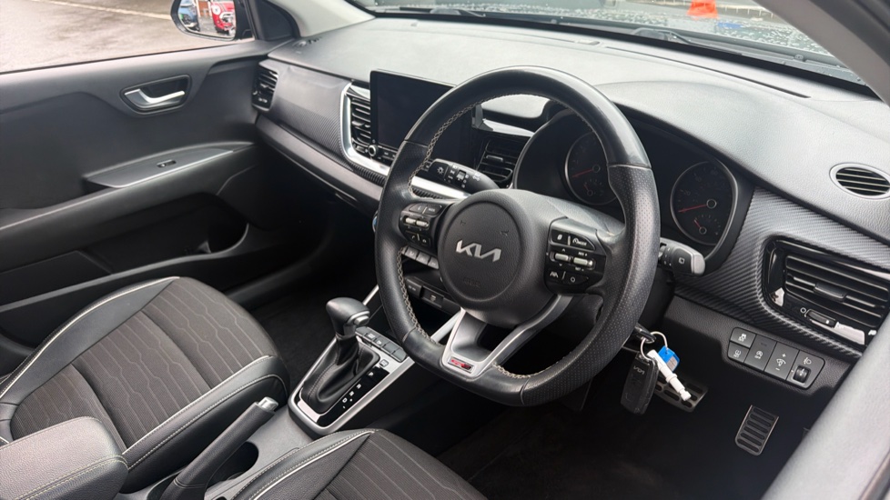 Kia Stonic 1.0T GDi 48V GT-Line 5dr DCT Petrol Estate - Image 11