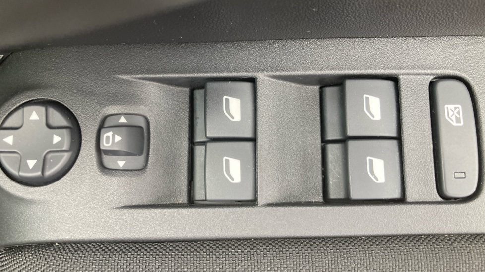 Citroen C3 Aircross 1.2 PureTech 130 Shine Plus 5dr EAT6 Petrol Hatchback - Image 25