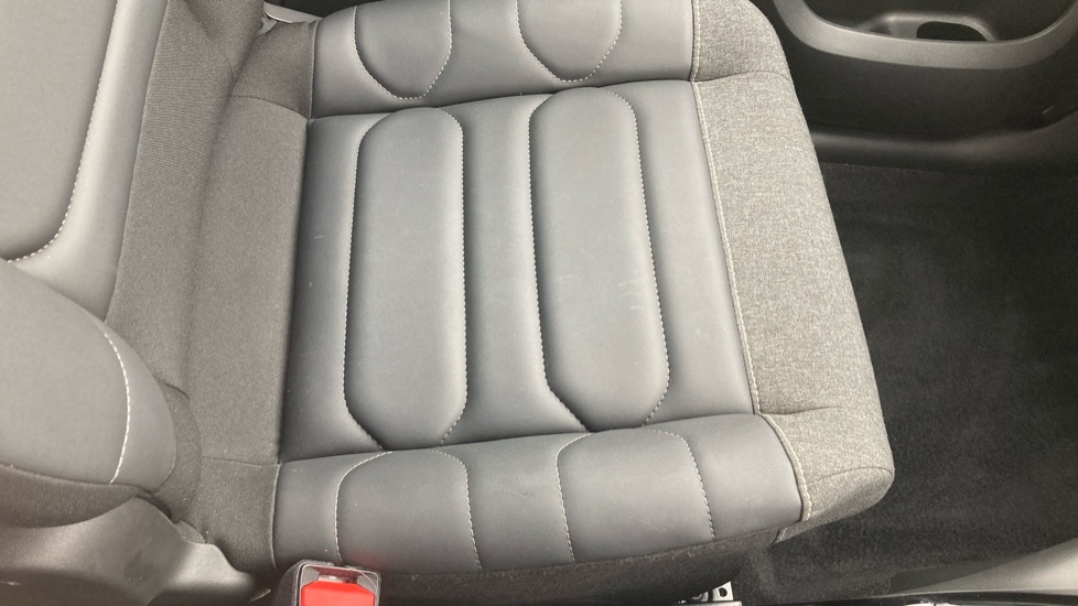 Citroen C3 Aircross 1.2 PureTech 130 Shine Plus 5dr EAT6 Petrol Hatchback - Image 31