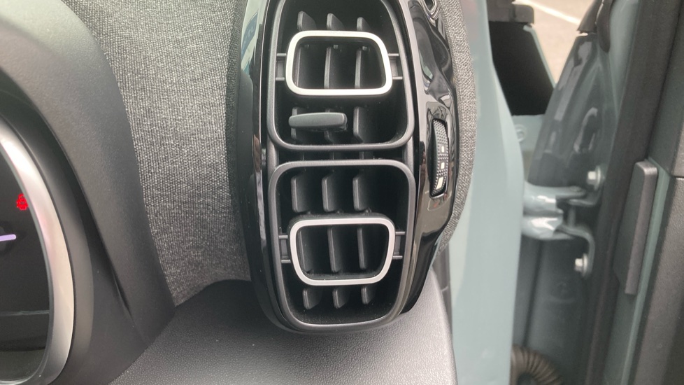 Citroen C3 Aircross 1.2 PureTech 130 Shine Plus 5dr EAT6 Petrol Hatchback - Image 33