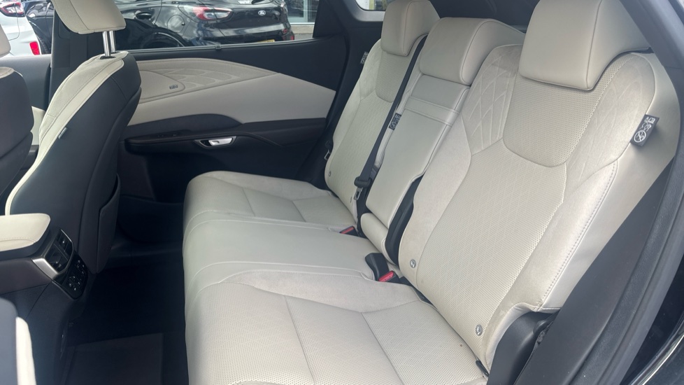 Lexus RX 450h+ 2.5 Takumi 5dr E-CVT Estate - Image 16