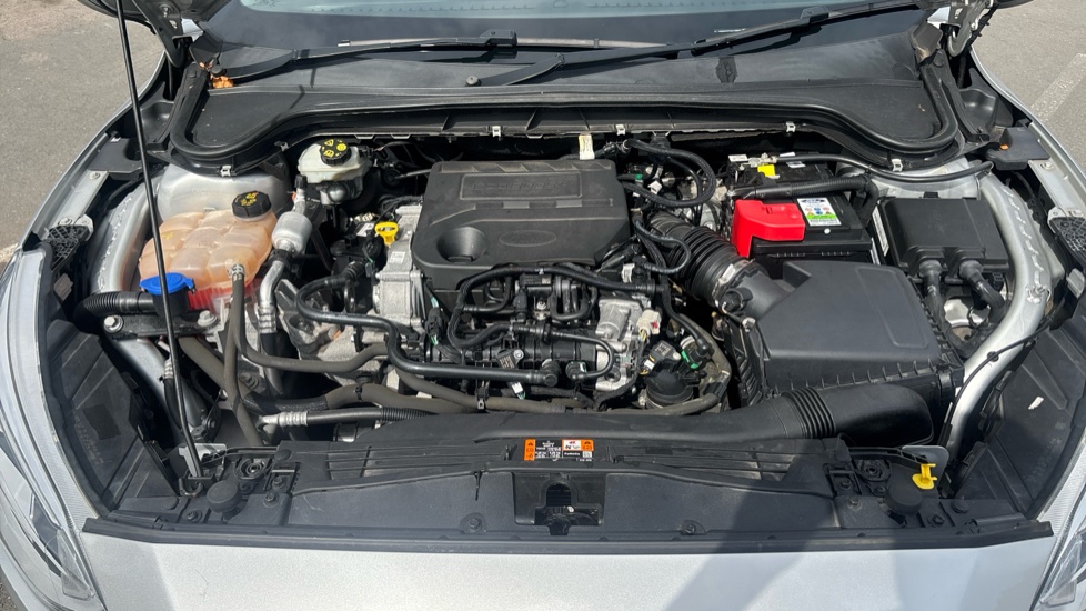 Ford Focus 1.0 EcoBoost 100 Zetec 5dr Petrol Hatchback - Image 8