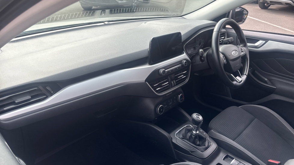Ford Focus 1.0 EcoBoost 100 Zetec 5dr Petrol Hatchback - Image 9