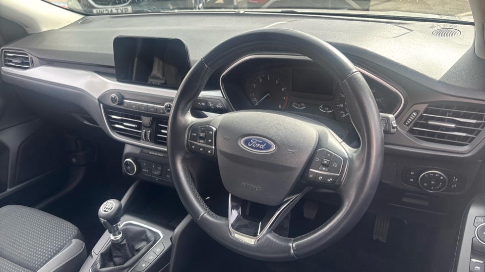 Ford Focus 1.0 EcoBoost 100 Zetec 5dr Petrol Hatchback - Image 11