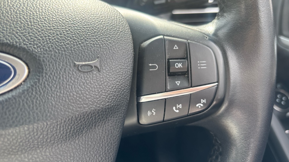 Ford Focus 1.0 EcoBoost 100 Zetec 5dr Petrol Hatchback - Image 27