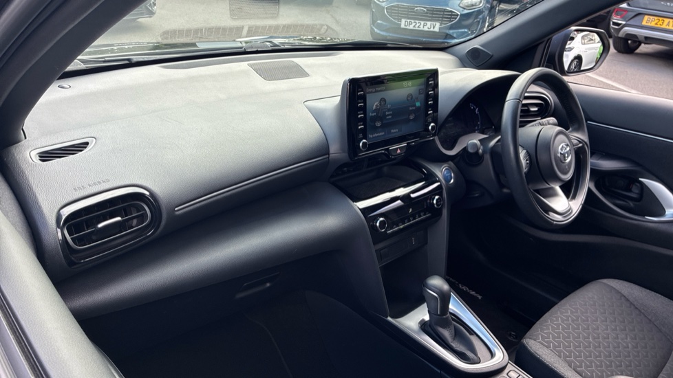 Toyota Yaris Cross 1.5 Hybrid Design 5dr CVT Hybrid Estate - Image 9