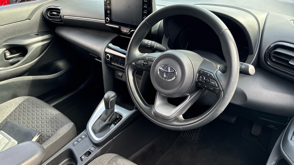 Toyota Yaris Cross 1.5 Hybrid Design 5dr CVT Hybrid Estate - Image 11