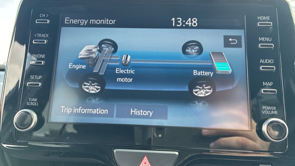 Toyota Yaris Cross 1.5 Hybrid Design 5dr CVT Hybrid Estate - Image 12