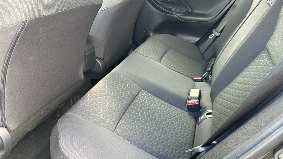 Toyota Yaris Cross 1.5 Hybrid Design 5dr CVT Hybrid Estate - Image 16