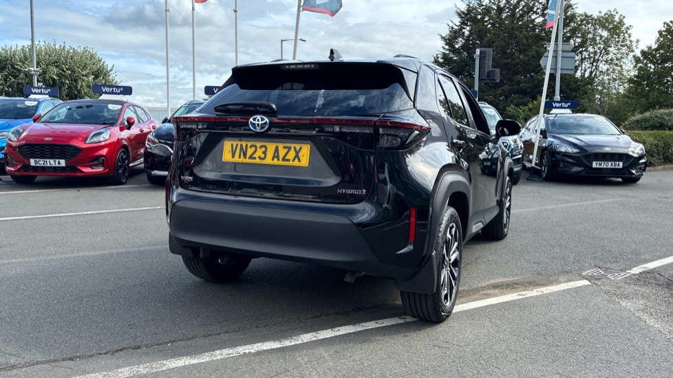 Toyota Yaris Cross 1.5 Hybrid Design 5dr CVT Hybrid Estate - Image 24