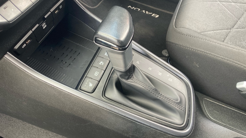 Hyundai BAYON 1.0 TGDi [120] 48V MHEV Premium 5dr DCT Petrol Hatchback - Image 13