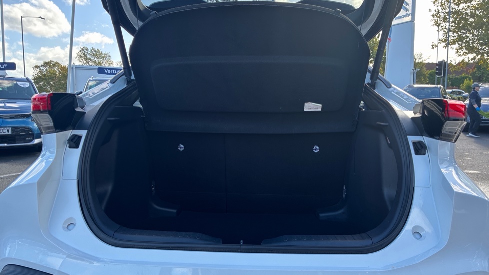 Toyota C-HR 1.8 Hybrid Design 5dr CVT Hybrid Hatchback - Image 4