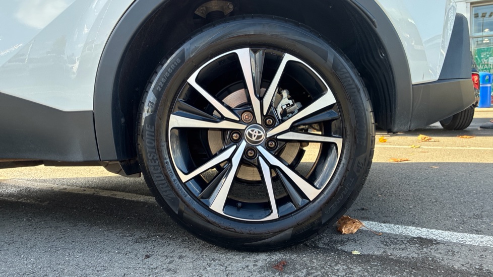 Toyota C-HR 1.8 Hybrid Design 5dr CVT Hybrid Hatchback - Image 7