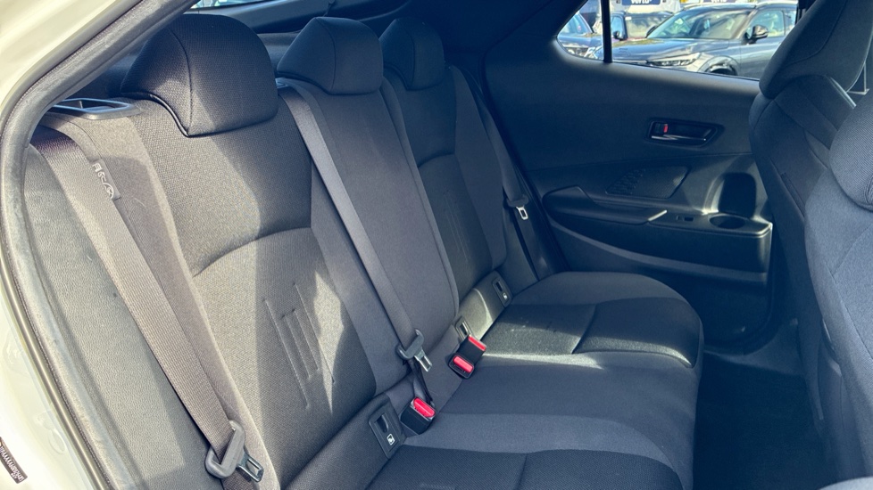 Toyota C-HR 1.8 Hybrid Design 5dr CVT Hybrid Hatchback - Image 12