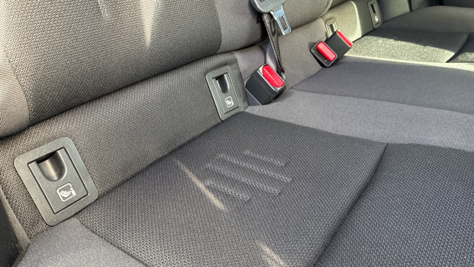 Toyota C-HR 1.8 Hybrid Design 5dr CVT Hybrid Hatchback - Image 13