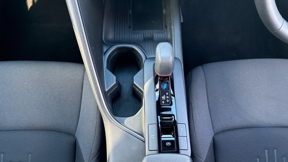 Toyota C-HR 1.8 Hybrid Design 5dr CVT Hybrid Hatchback - Image 20