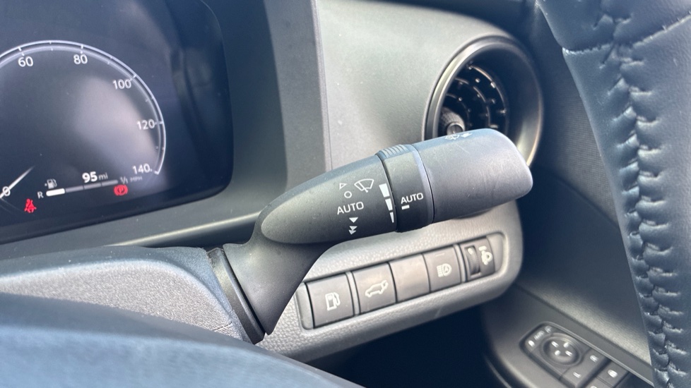 Toyota C-HR 1.8 Hybrid Design 5dr CVT Hybrid Hatchback - Image 24