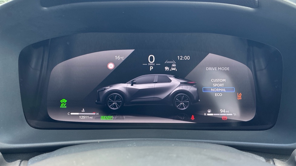 Toyota C-HR 1.8 Hybrid Design 5dr CVT Hybrid Hatchback - Image 32