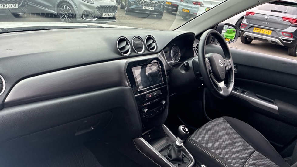 Suzuki Vitara 1.4 Boosterjet 48V Hybrid SZ-T 5dr Petrol Estate - Image 9