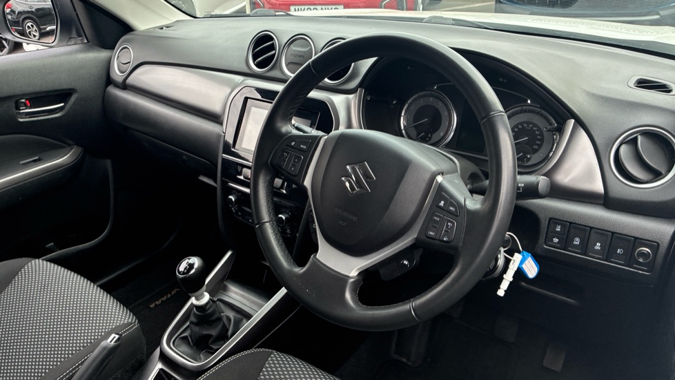 Suzuki Vitara 1.4 Boosterjet 48V Hybrid SZ-T 5dr Petrol Estate - Image 11