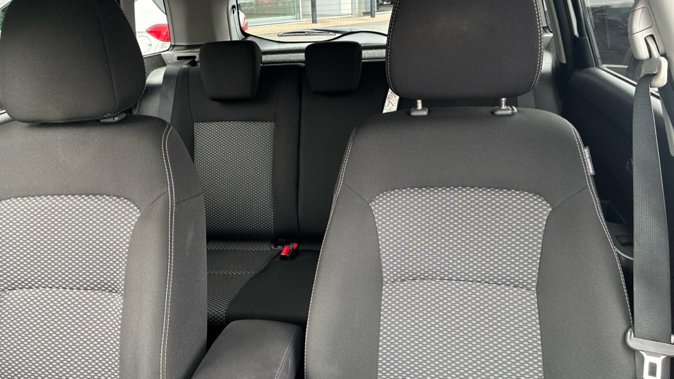 Suzuki Vitara 1.4 Boosterjet 48V Hybrid SZ-T 5dr Petrol Estate - Image 15