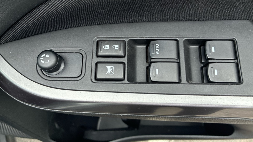 Suzuki Vitara 1.4 Boosterjet 48V Hybrid SZ-T 5dr Petrol Estate - Image 27