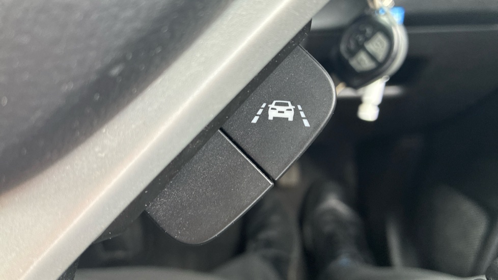 Suzuki Vitara 1.4 Boosterjet 48V Hybrid SZ-T 5dr Petrol Estate - Image 28