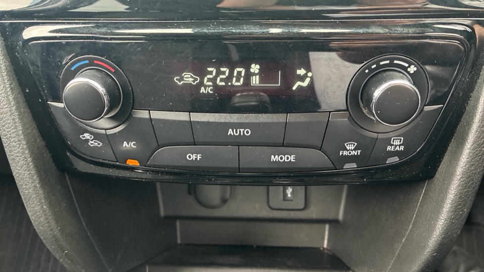 Suzuki Vitara 1.4 Boosterjet 48V Hybrid SZ-T 5dr Petrol Estate - Image 36