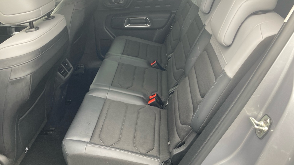 Citroen C5 Aircross 1.6 Plug-in Hybrid Max 5dr e-EAT8 Hatchback - Image 16