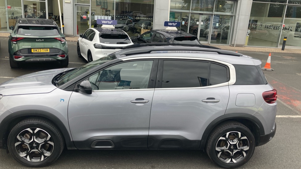Citroen C5 Aircross 1.6 Plug-in Hybrid Max 5dr e-EAT8 Hatchback - Image 22