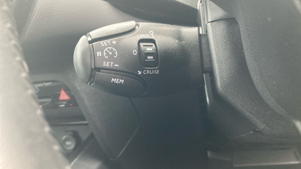 Citroen C5 Aircross 1.6 Plug-in Hybrid Max 5dr e-EAT8 Hatchback - Image 30