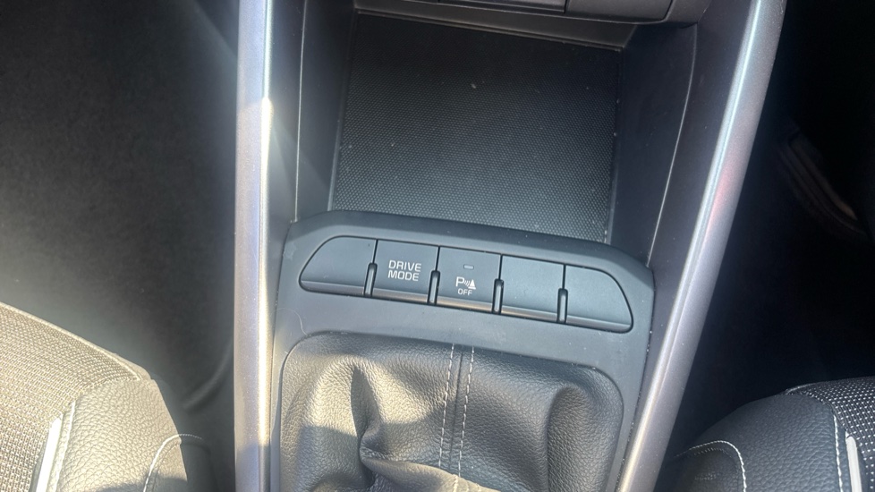 Kia Stonic 1.0T GDi 48V GT-Line 5dr Petrol Estate - Image 23